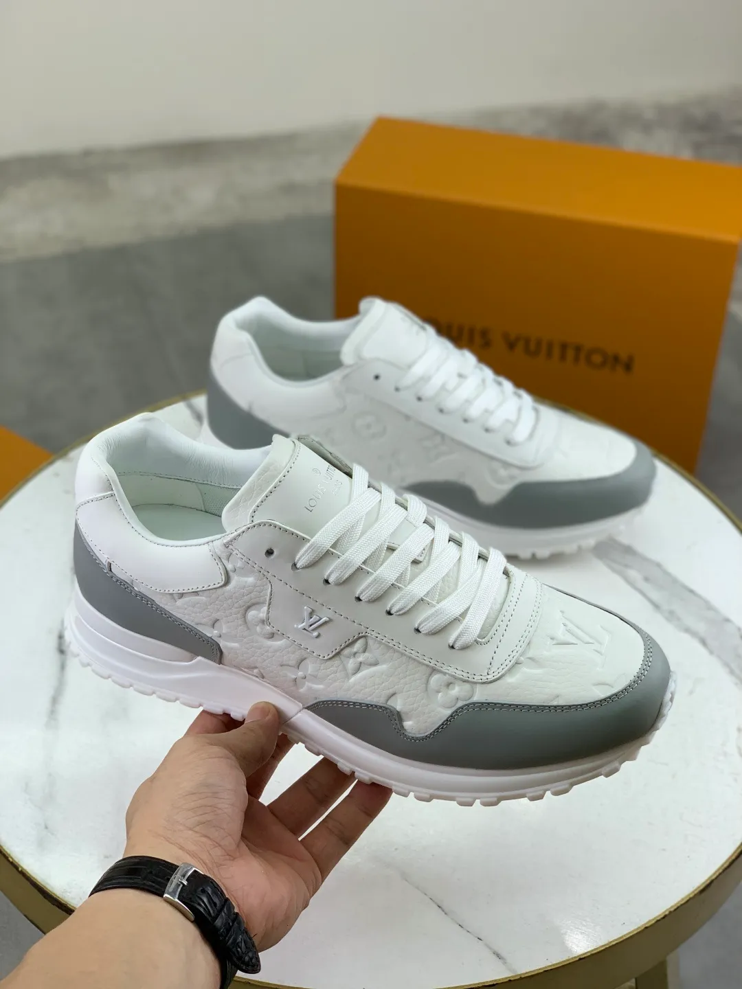 Men's men's shoes 💰P680 new style 💶[LOUIS VUITTON] (original order) new style 🍀LV Louis Vuitton * - top version of LV classic trendy shoes! Made of imported original cowhide and water-dyed cowhide lining. The latest original wear-resistant rubber combination outsole! High quality products! Multiple colors available, code number: 38-44 (45 46 customized)